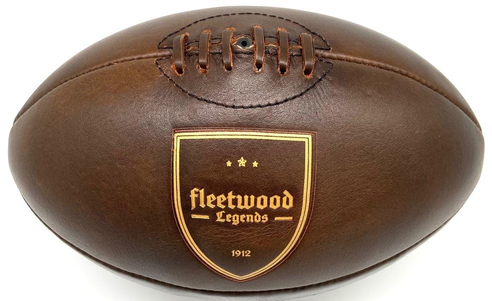 Ballon de Rugby vintage Fleetwood Legends cuir – Image 2