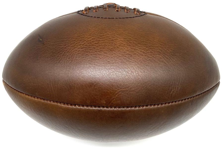 Ballon de Rugby vintage Fleetwood Legends cuir – Image 3